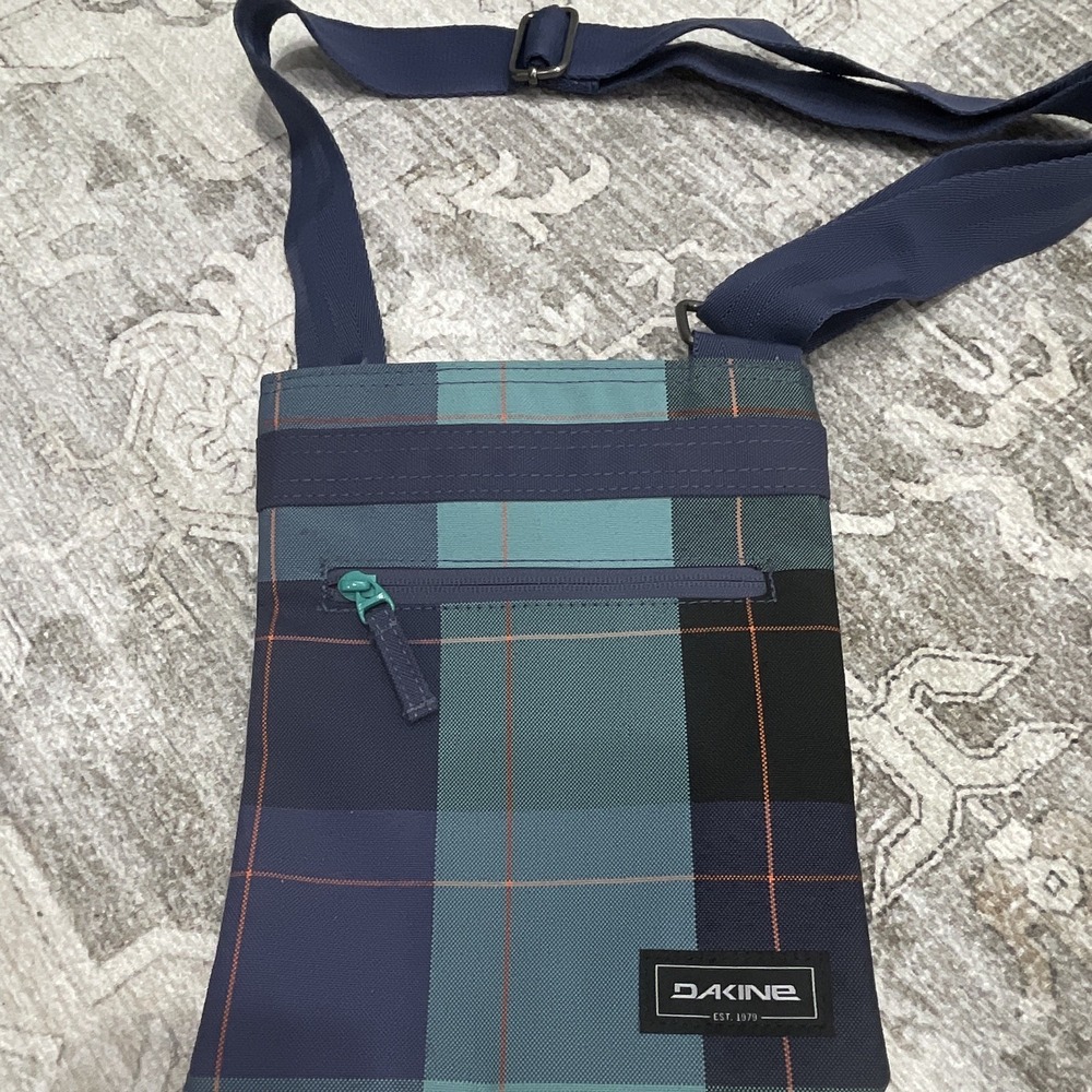 Dakine Plaid Small Crossbody Bag Zip Closure Adjustable Strap Blue Teal